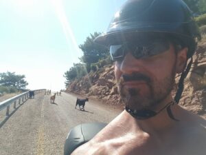 12_20160629_selfie_wgoats