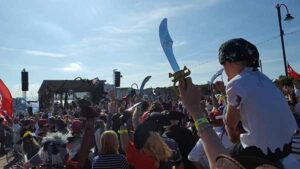 20170827_SJ_1_Penzance_loadsOfPirates_op