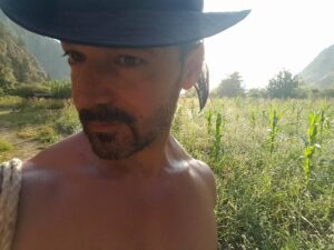 23_20160629_grass_selfie