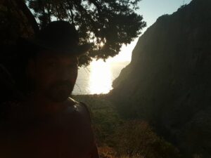 28_20160629_almostup_selfie
