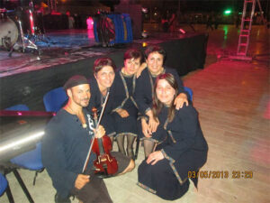 2_with_musicians_op