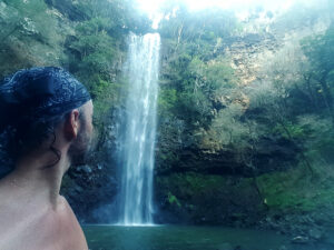 78_Jan16_waterfall_selfie_web_e