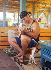 cat_oud_Scott_BlueCafe_20180627_posted28_adj_web